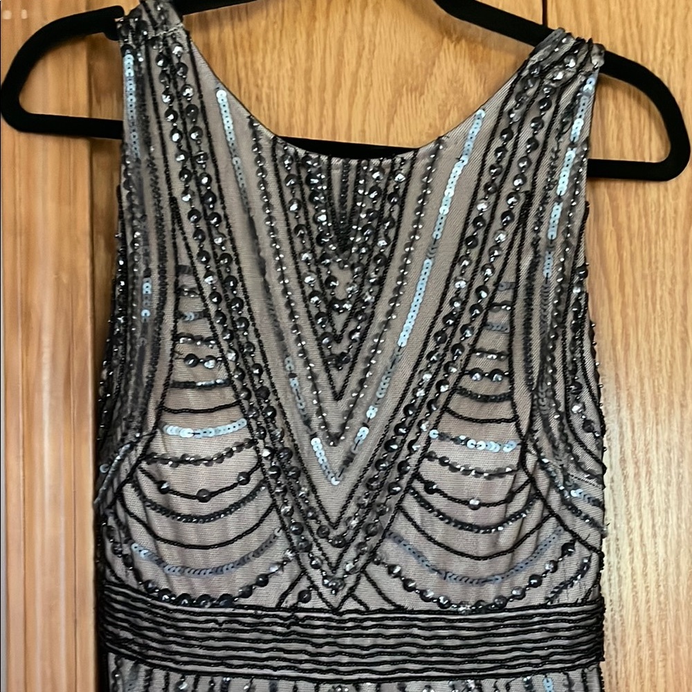 Adrianna Papell Black and Silver Sheath Dress Scoop Neck Sleeveless
